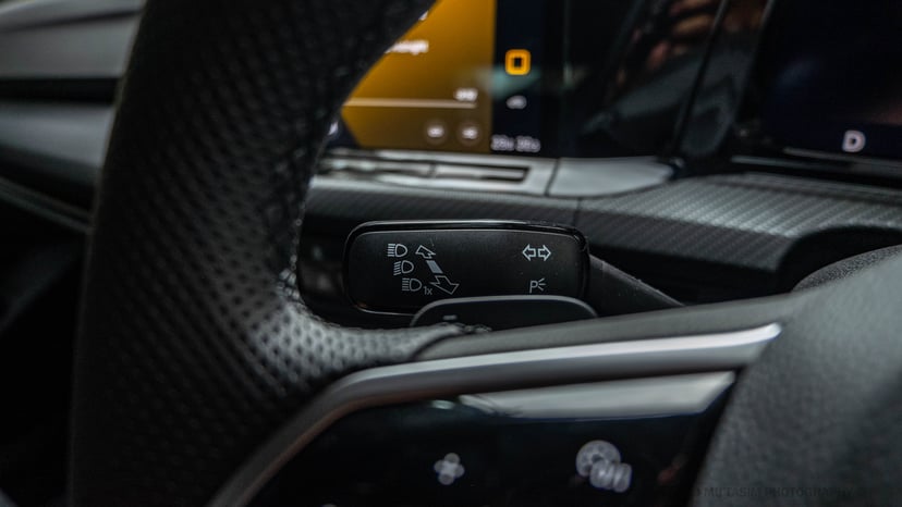 Golf R Line Signals