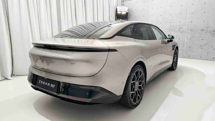 Zeekr 007 Officially Unveiled With A Range Of 870km And 636hp, photo 3