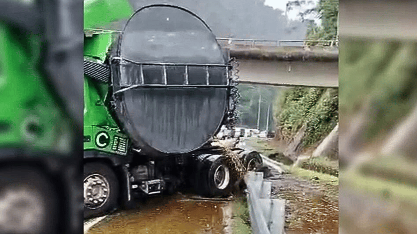 Did someone anger the ghost of Karak Highway? greasy spill causes traffic nightmares, photo 1