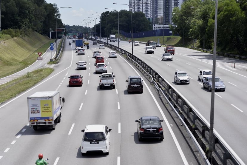 Large Goods Vehicles Banned on Roads During Chinese New Year, photo 1