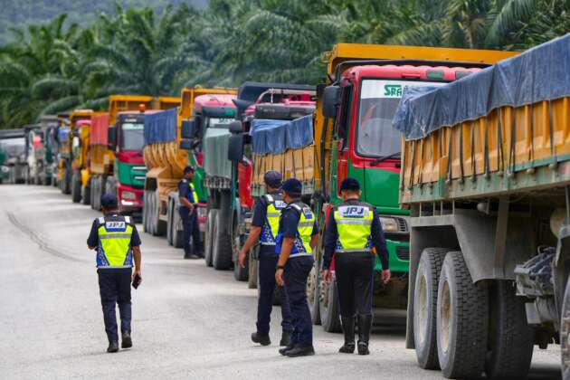 Say Goodbye to Road Rage! Heavy Vehicles Banned from Right Lane, photo 1