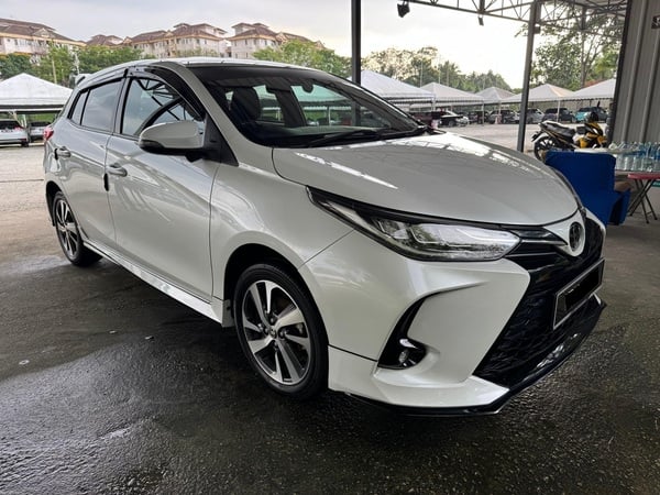 TOYOTA  YARIS 1.5E A/T