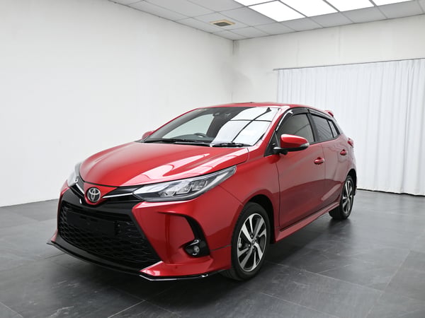 TOYOTA  YARIS 1.5E A/T