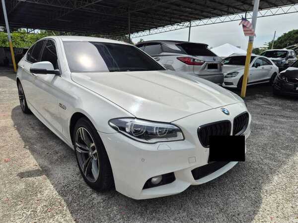 BMW 520I