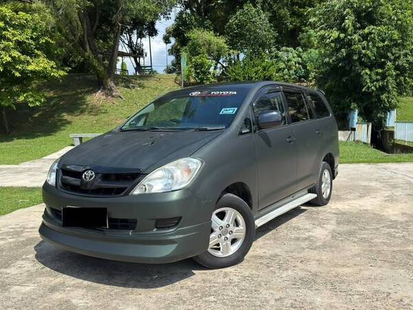 TOYOTA INNOVA 2.0 E (M)