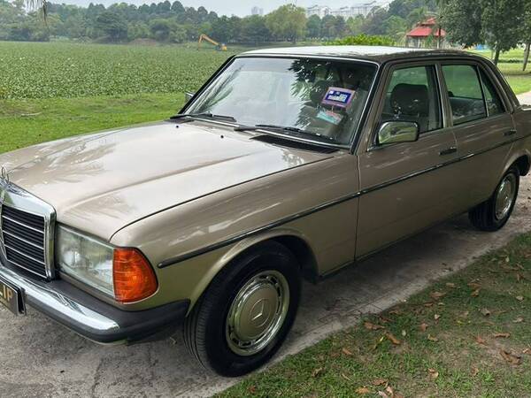 MERCEDES BENZ 230E