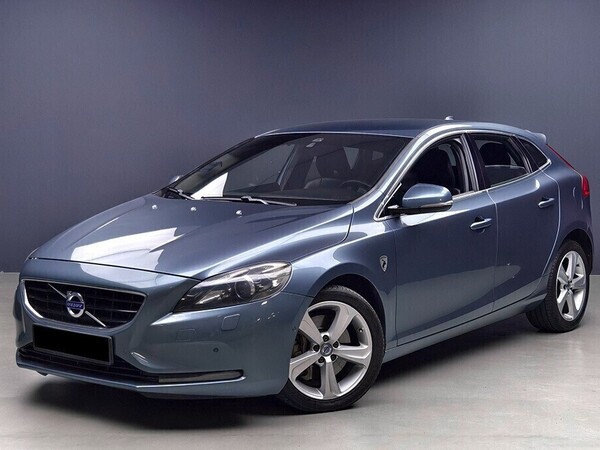 VOLVO V40 2.0 T5 HATCHBACK 90K KM GENUINE MILEAGE
