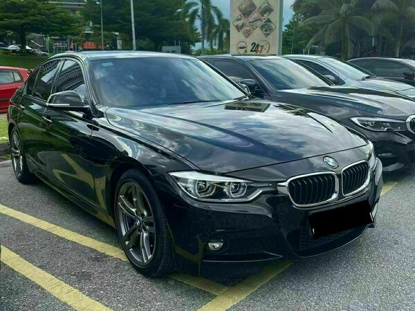 BMW  330E